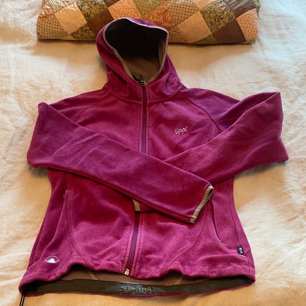 Women’s hood zip up